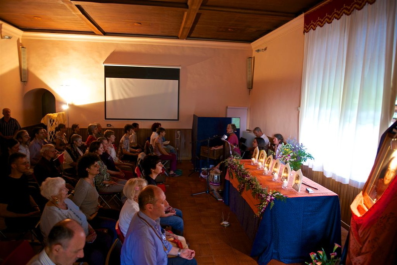 Meditazione_amp_kirtan_1.jpg